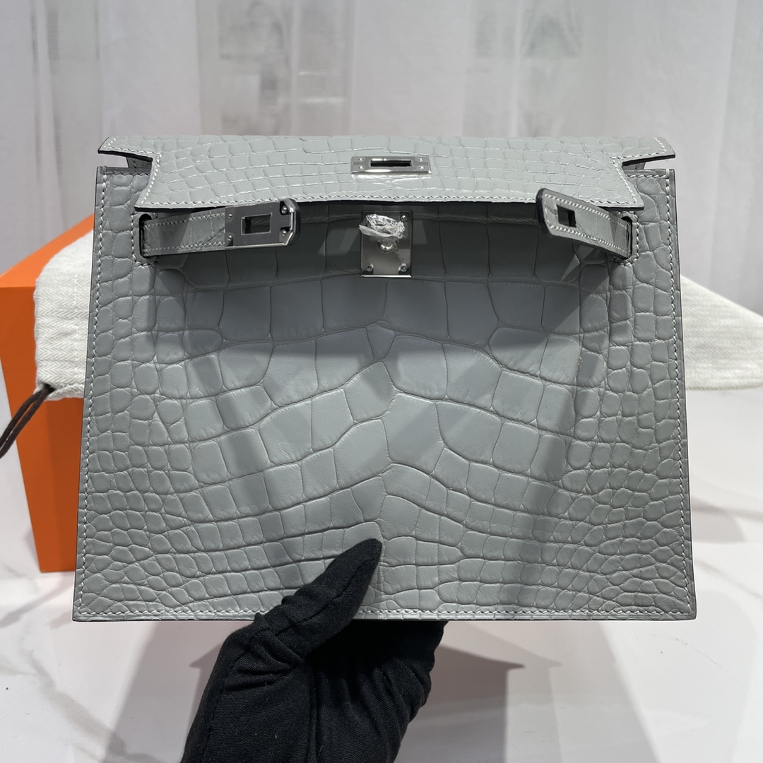 Hermes Kelly Danse Evercolor Bag In Grey Crocodile Niloticus Leather